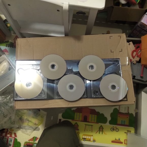 Batman the Dark Knight Trilogy - Picture 2 of 5